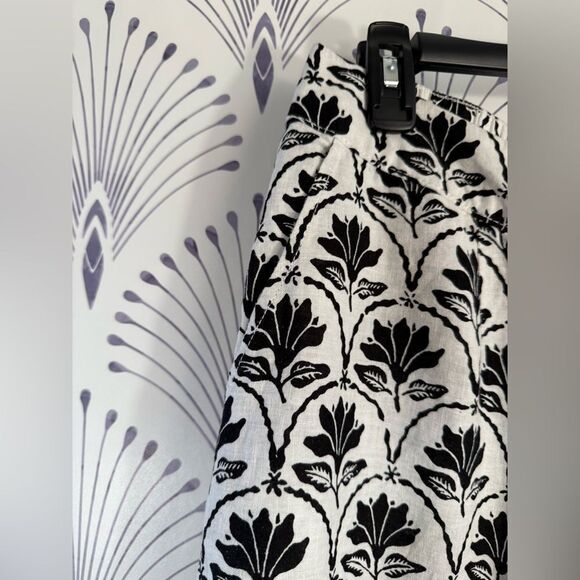 Cato Black and White Patterned Women's Capris size large waist-17/19 Inseam-23 - Picture 3 of 7